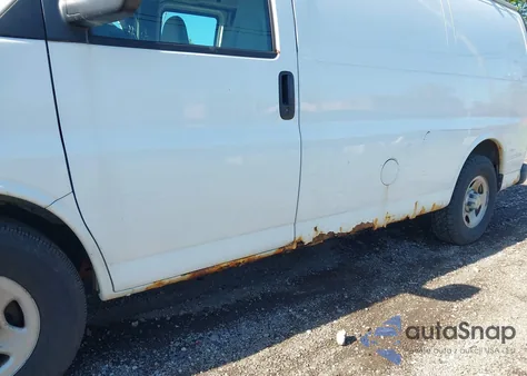 2008 Chevrolet Express Work Van from USA, damaged, VIN 1GCFH154X81217811